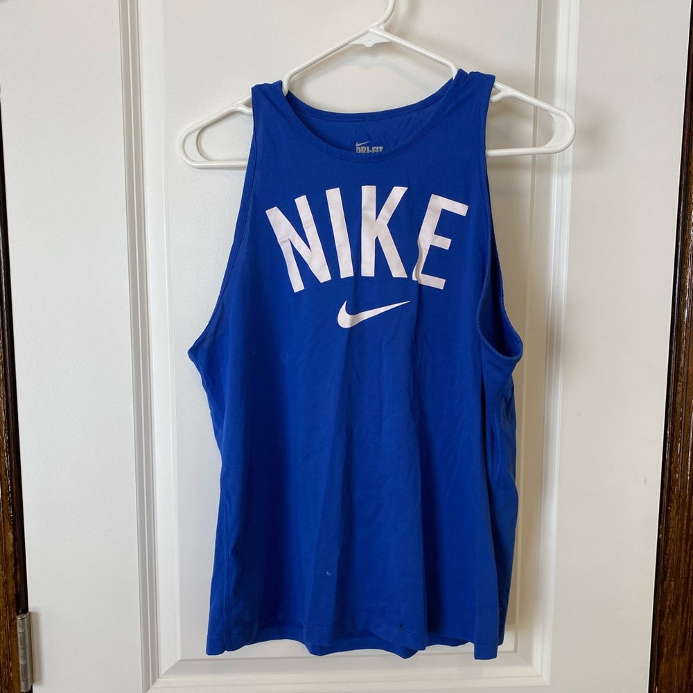 Nike tank size M
